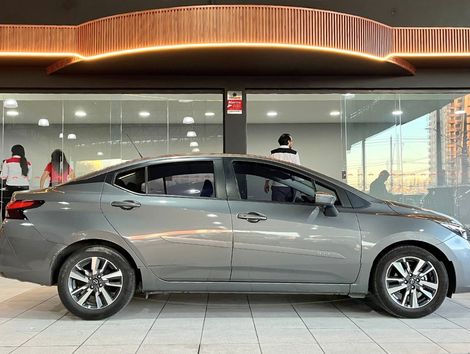 Nissan VERSA Advance 1.6 16V Flex Aut.