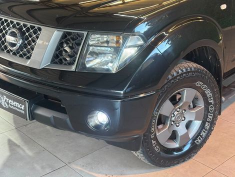 Nissan Frontier LE ATTACK CD 4x4 2.5 TB Die.Aut
