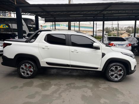 Fiat Strada Volcano 1.3 Flex 8V CD