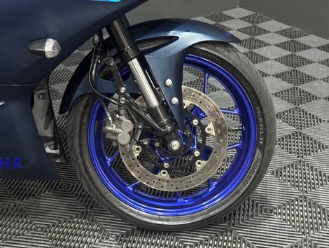YAMAHA YZF R-3 321/ABS