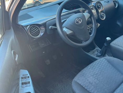 Toyota ETIOS XS Sedan1.5 Flex 16V 4p Mec.