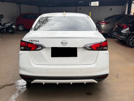 Nissan VERSA Advance 1.6 16V Flex Aut.