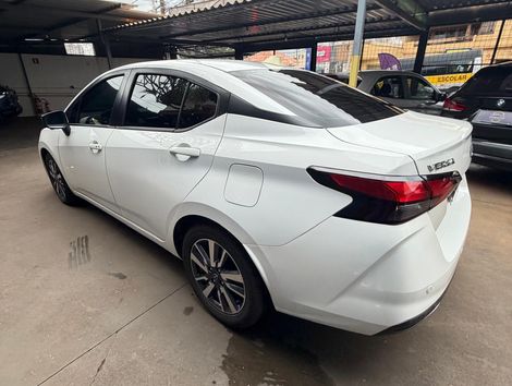 Nissan VERSA Advance 1.6 16V Flex Aut.