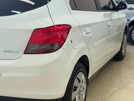 Chevrolet ONIX HATCH LT 1.4 8V FlexPower 5p Mec.