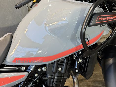 Royal Enfield Himalayan 450 Mid
