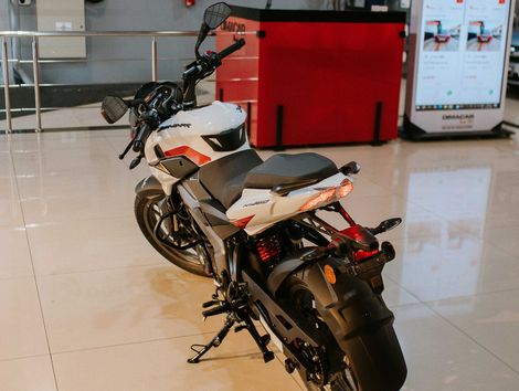 BAJAJ DOMINAR NS160