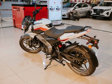 BAJAJ DOMINAR NS160