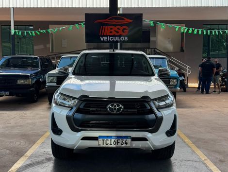 Toyota Hilux CD 4x4 2.8 Diesel Mec.