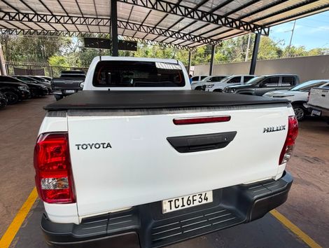 Toyota Hilux CD 4x4 2.8 Diesel Mec.