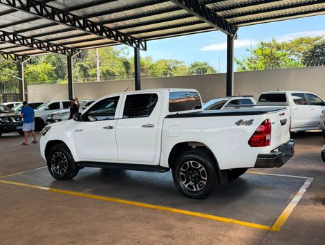 Toyota Hilux CD 4x4 2.8 Diesel Mec.