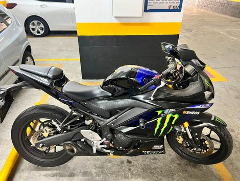 YAMAHA YZF R-3 321/ABS