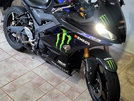 YAMAHA YZF R-3 321/ABS