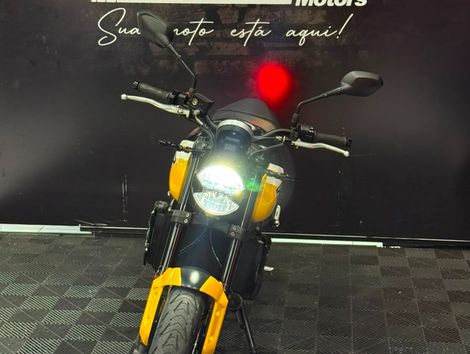 TRIUMPH TRIDENT 660
