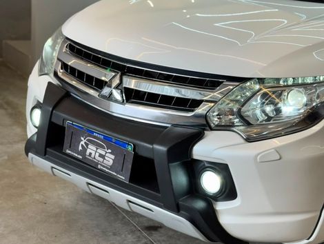 Mitsubishi L200 Triton Sport HPE-S 2.4 CD Dies. Aut