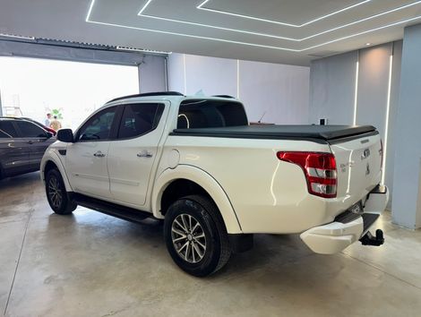 Mitsubishi L200 Triton Sport HPE-S 2.4 CD Dies. Aut