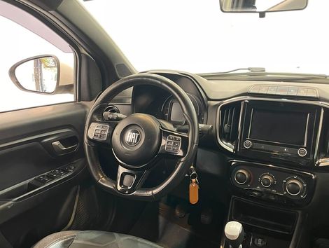 Fiat Strada Volcano 1.3 Flex 8V CD