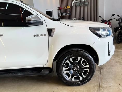 Toyota Hilux CD SRV 4x2 2.7 Flex 16V Aut.