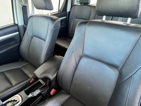 Toyota Hilux CD SRX 4x4 2.8 TDI 16V Diesel Aut.