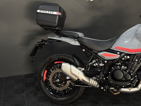 Royal Enfield Himalayan 450 Mid