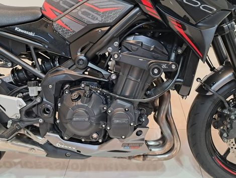 KAWASAKI Z900