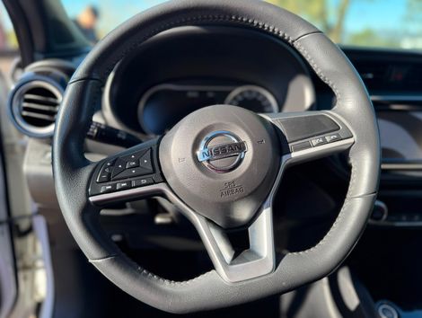 Nissan KICKS SL 1.6 16V FlexStar 5p Aut.
