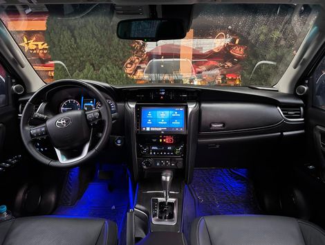 Toyota SRX 2.8 TURBO DIESEL 4X4 AUTOMÁTICO