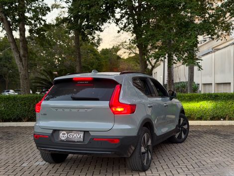 Volvo EX40 Plus P6 (Elétrico)