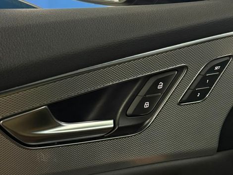 Audi Q8 Perfo. 3.0 TFSI Quattro S-tron/(Híb.)