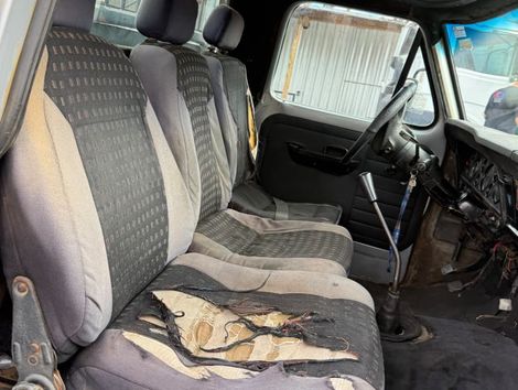 Ford F-1000 CD/Blazer 3.9 Dies.
