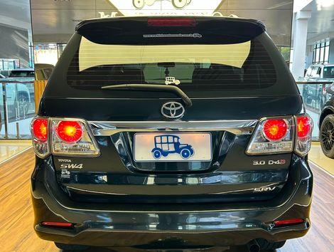 Toyota Hilux SW4 SRV D4-D 4x4 3.0 TDI Dies. Aut