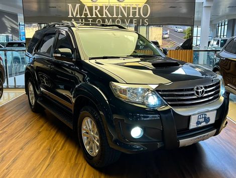 Toyota Hilux SW4 SRV D4-D 4x4 3.0 TDI Dies. Aut