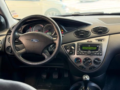 Ford Focus Sedan 1.6/1.6 Flex 8V/16V 4p Mec.