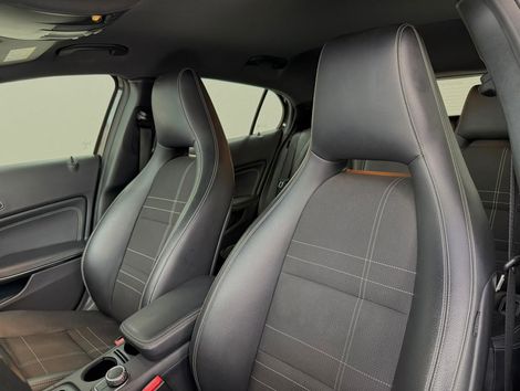 Mercedes GLA-200 Advance 1.6/1.6 TB 16V Flex Aut.