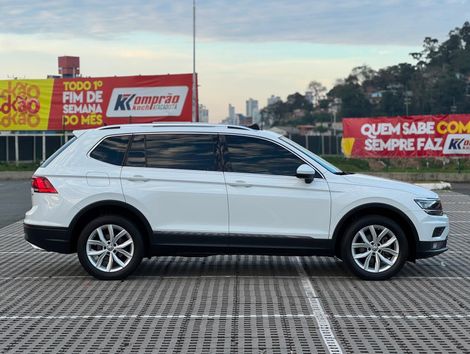 VolksWagen TIGUAN Allspac Comf 250 TSI 1.4 Flex