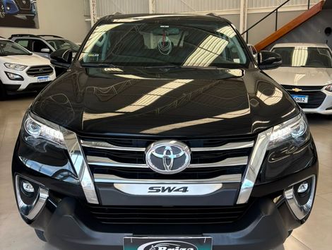 Toyota Hilux SW4 SRX 4x4 2.8 TDI 16V Dies. Aut.