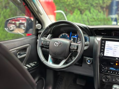 Toyota Hilux SW4 SRX 4x4 2.8 TDI 16V Dies. Aut.