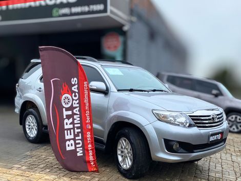 Toyota Hilux SW4 SR 4x2 2.7/ 2.7 Flex 16V Aut.