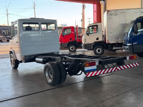 MERCEDES-BENZ 710/ 710 Plus 2p (diesel)