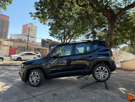 Jeep Renegade Long. T270 1.3 TB 4x2 Flex Aut.