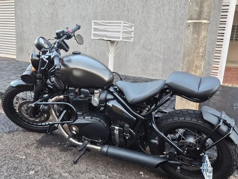 TRIUMPH BONNEVILLE BOBBER 1200cc
