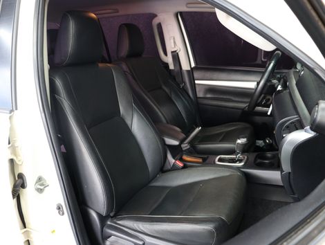 Toyota Hilux CD SRV 4x4 2.8 TDI Diesel Aut.
