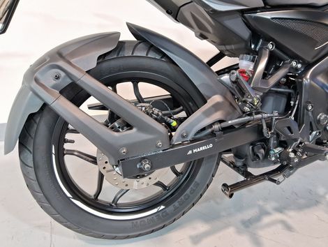 BAJAJ DOMINAR 160