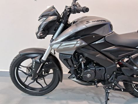BAJAJ DOMINAR 160
