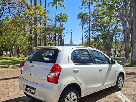 Toyota ETIOS XS 1.5 Flex 16V 5p Mec.