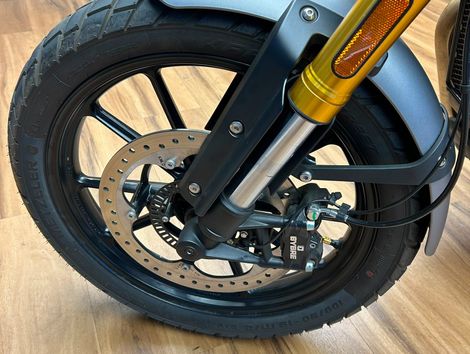 TRIUMPH SCRAMBLER 400 X