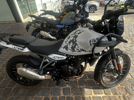 Royal Enfield Himalayan 450 Top