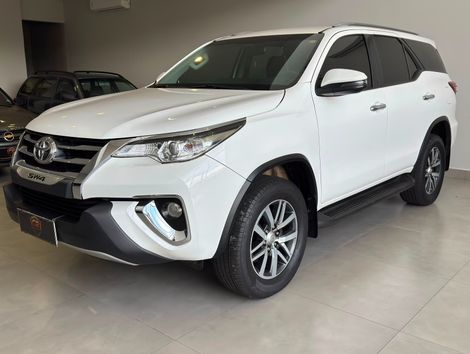 Toyota Hilux SW4 SRV 4x2 2.7 Flex 16V Aut.