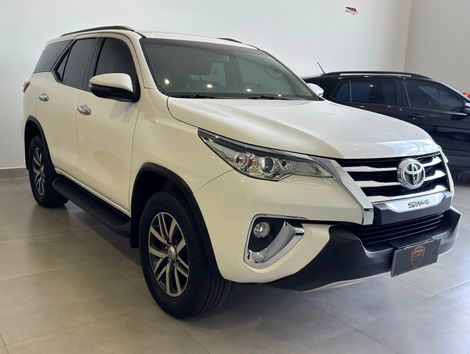 Toyota Hilux SW4 SRV 4x2 2.7 Flex 16V Aut.