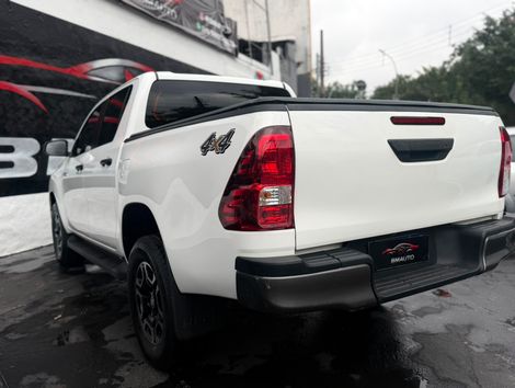 Toyota Hilux CD 4x4 2.8 Diesel Mec.