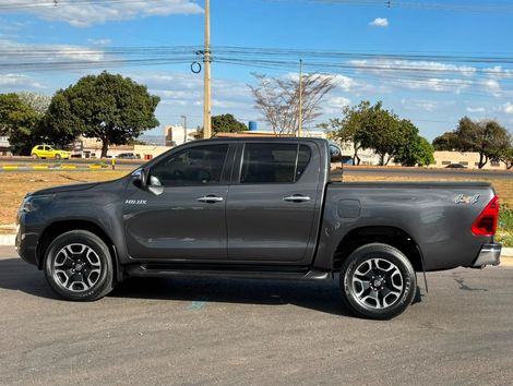 Toyota Hilux CD SRV 4x4 2.8 TDI Diesel Aut.